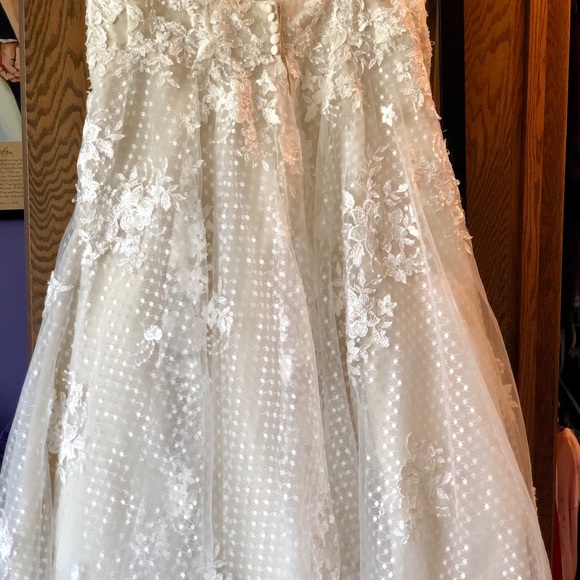 Gorgeous Tea length wedding dress - Picture 4 of 8